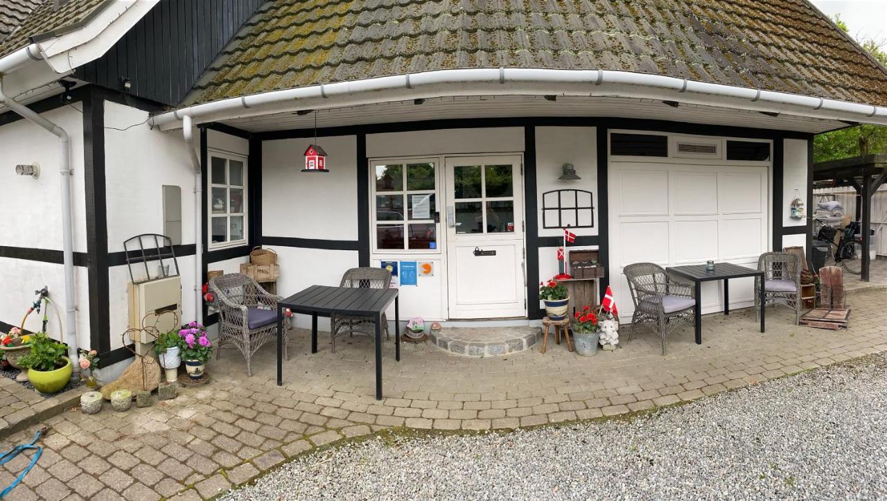 Piccobello Bed & Breakfast Valloby Koge Exteriör bild